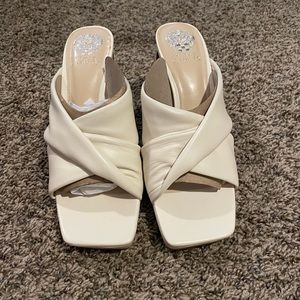 NWT Vince Camuto beige open toe heels
